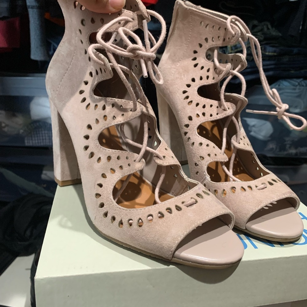 Blush heel